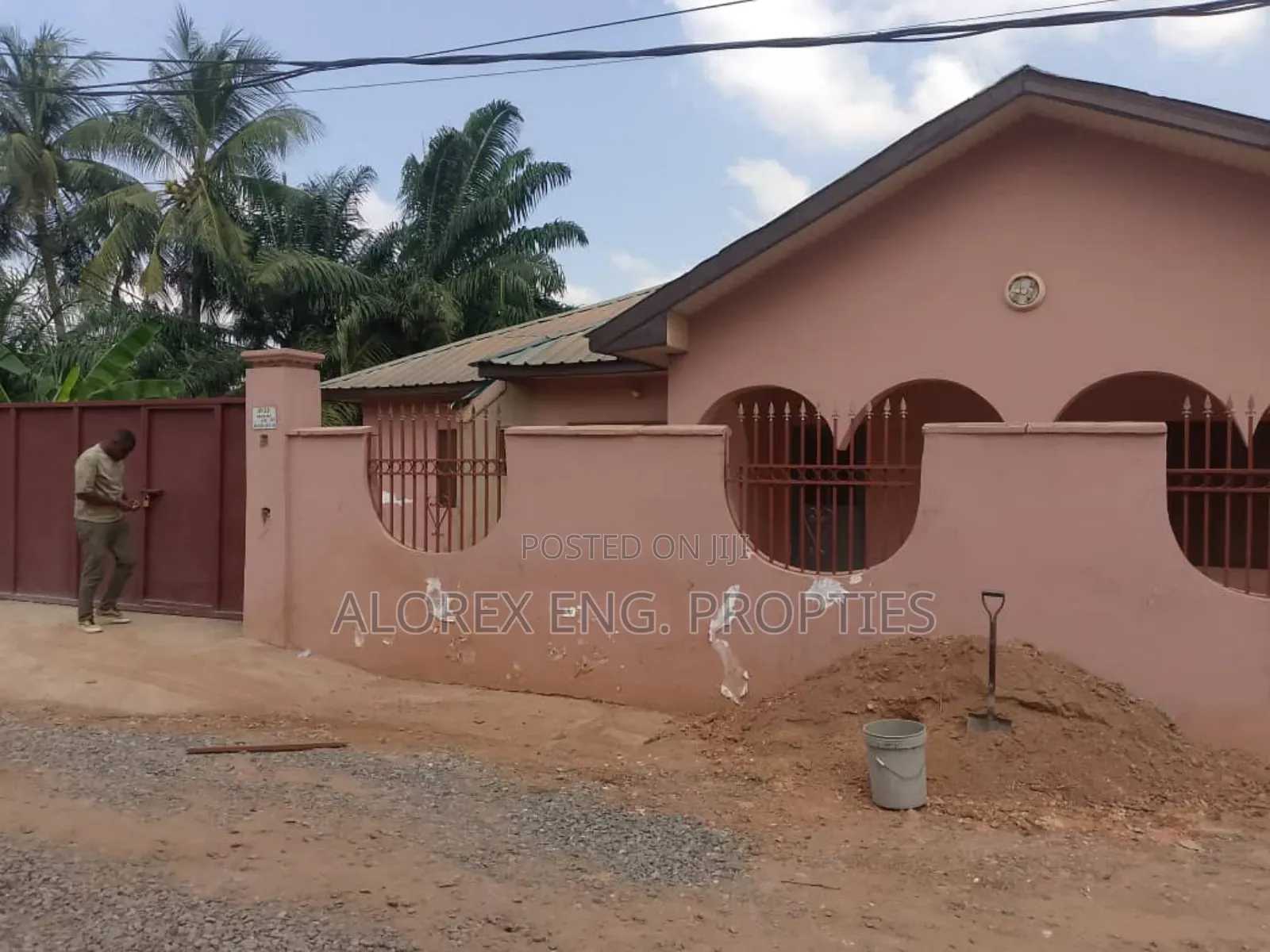 5bdrm House in Housing Down, Adenta for sale in Adenta