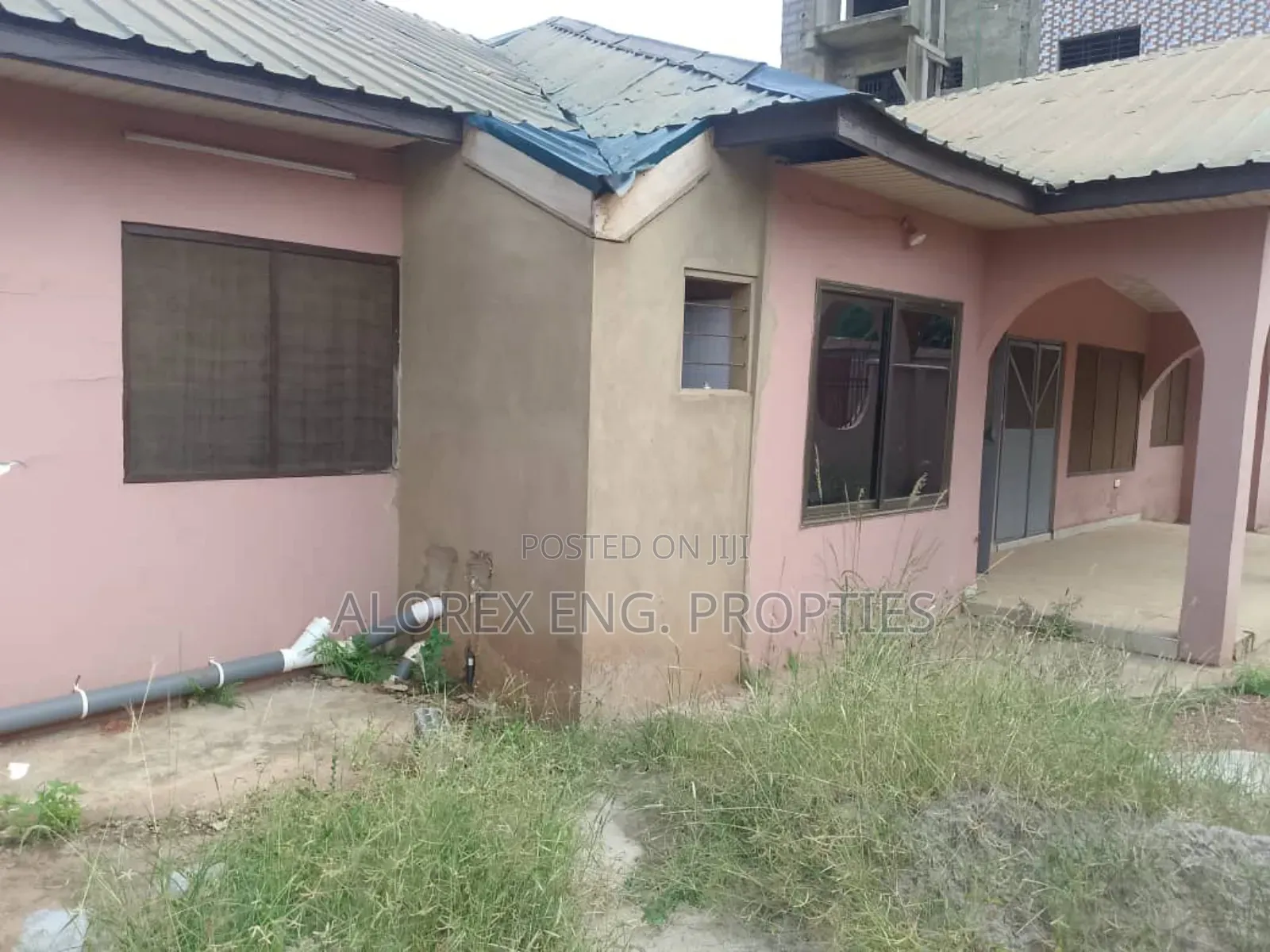 5bdrm House in Housing Down, Adenta for sale in Adenta