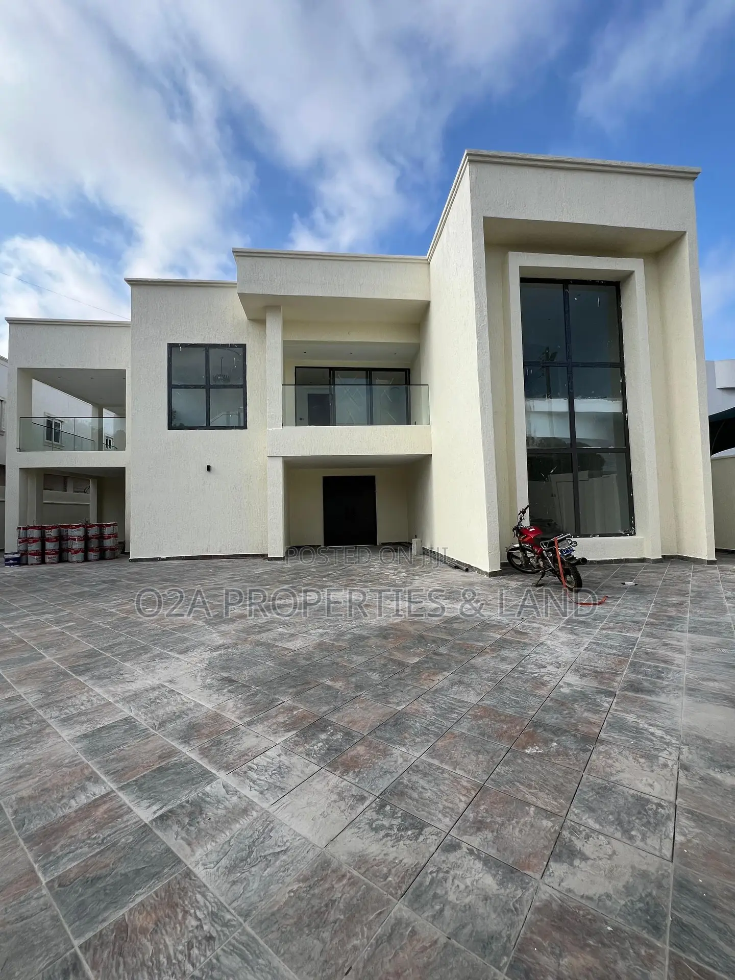 5bdrm House in East Legon A&C Mall for sale in A&C Mall Area
