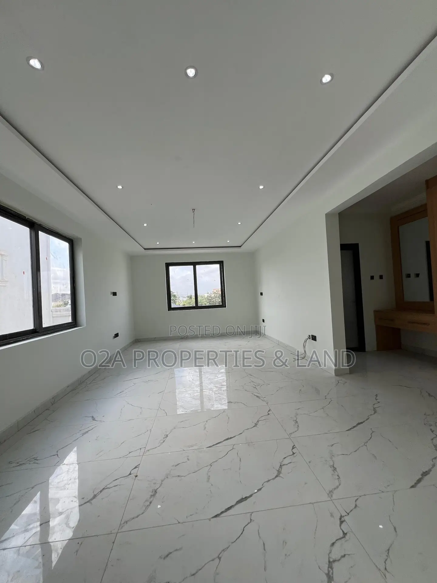 5bdrm House in East Legon A&C Mall for sale in A&C Mall Area