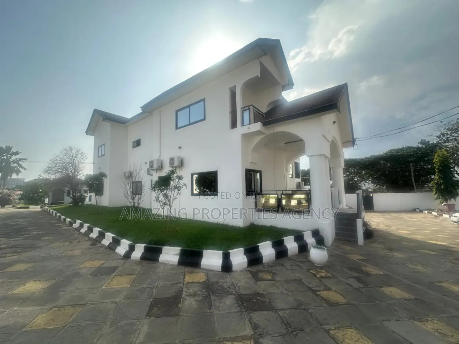 6bdrm House in 6 Bedroom House  2 for rent in Airport Residential Area