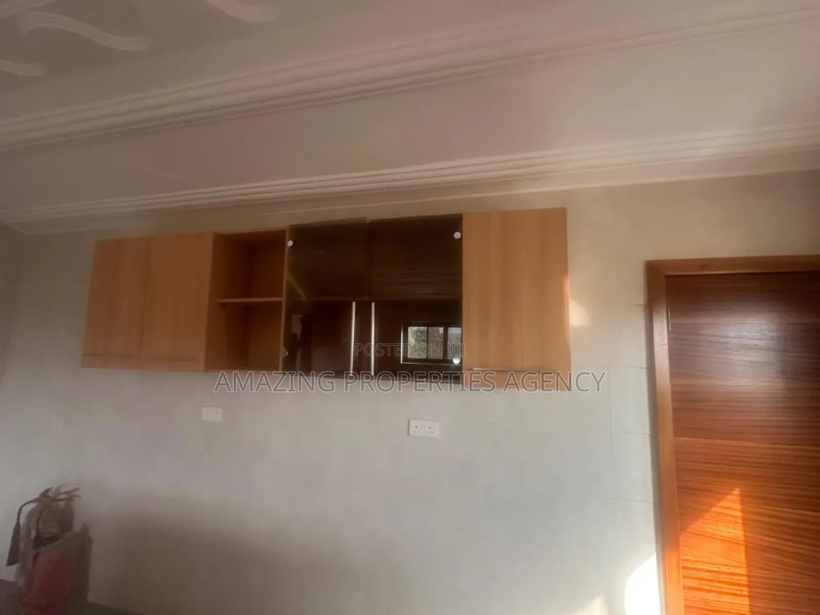 6bdrm House in 6 Bedroom House  2 for rent in Airport Residential Area