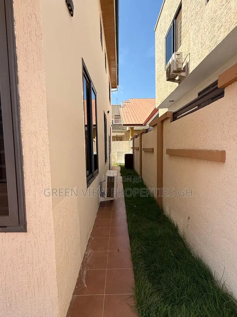 3bdrm Duplex in Adenta for rent in Adenta