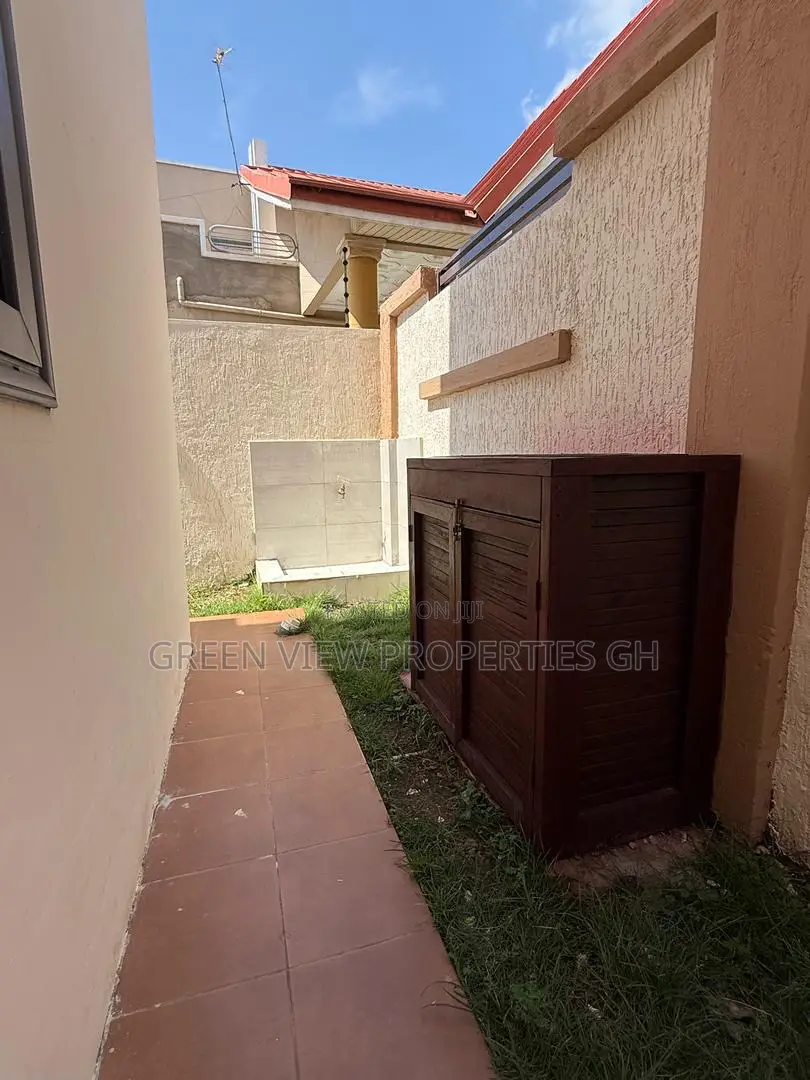 3bdrm Duplex in Adenta for rent in Adenta