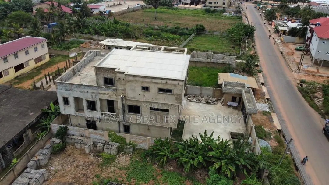 5bdrm Mansion in Weija for sale in Weija