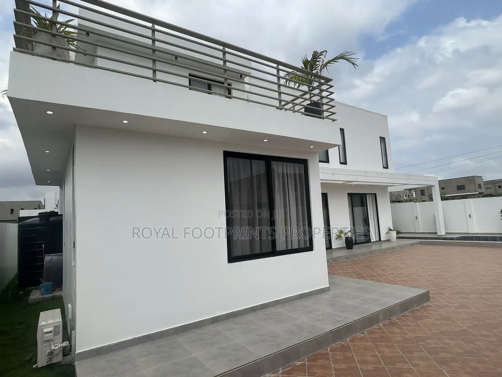 Furnished 4bdrm House in Luxelooks Properties, East Legon for sale in East Legon