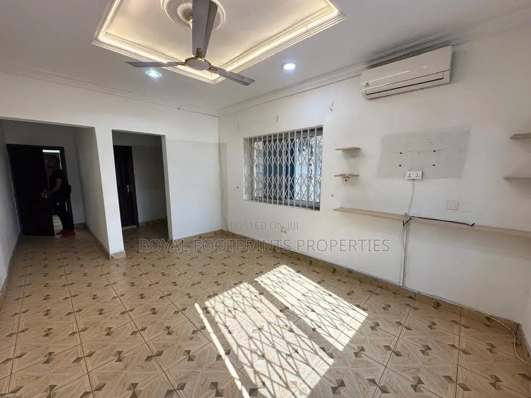 4bdrm House in Luxelooks Properties, East Legon for rent in East Legon