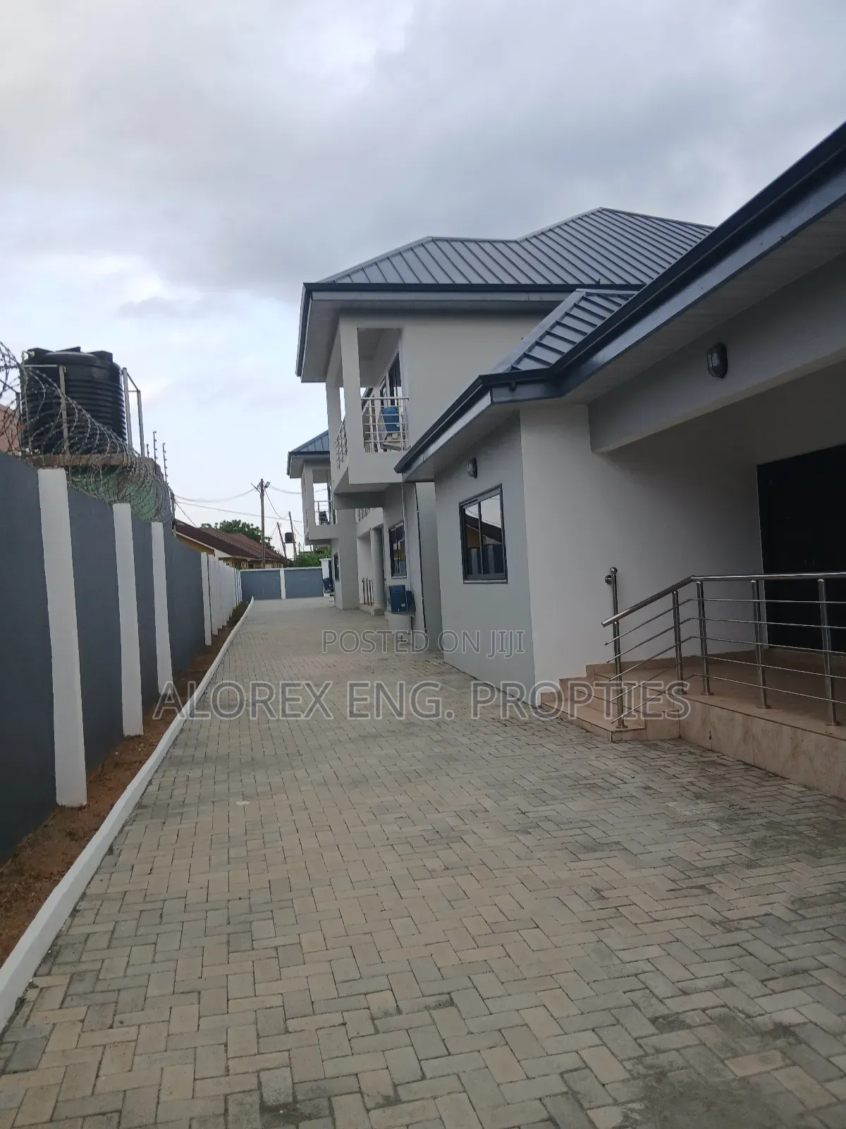 2bdrm Apartment in Wardrobe, Adenta for rent in Adenta
