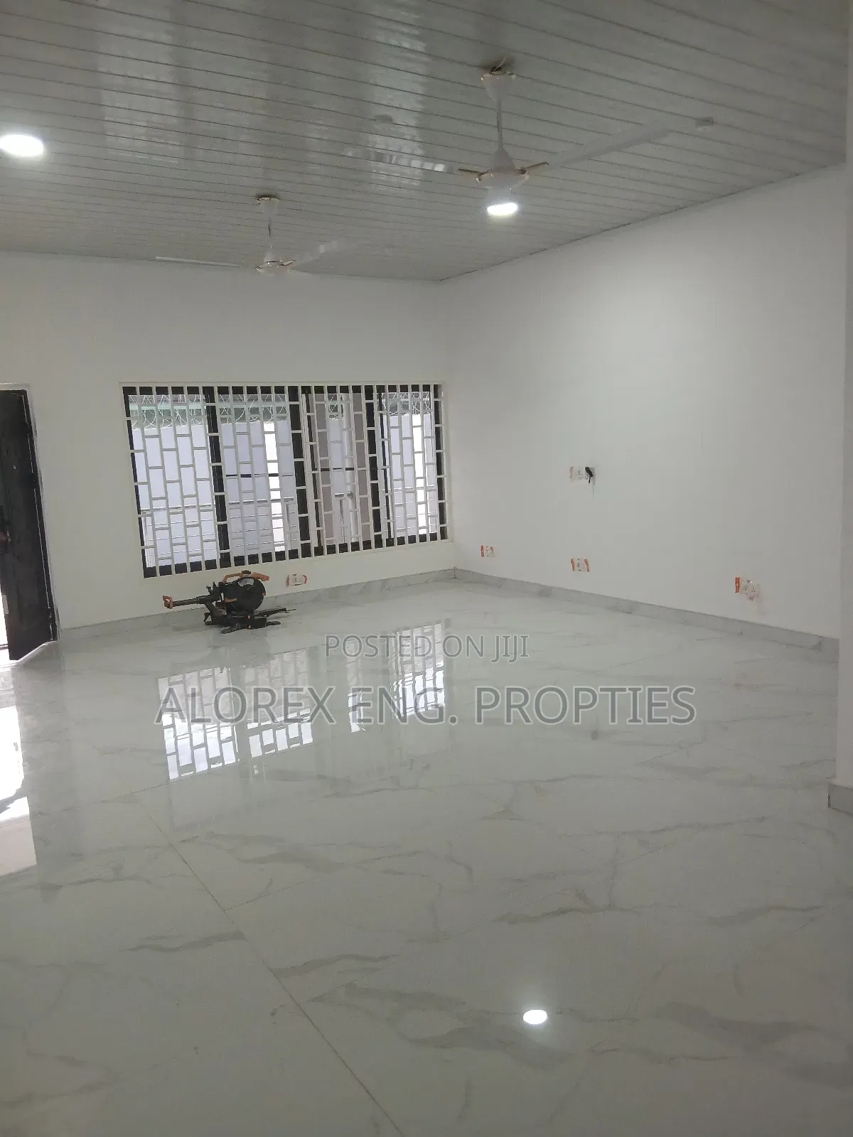 2bdrm Apartment in Wardrobe, Adenta for rent in Adenta