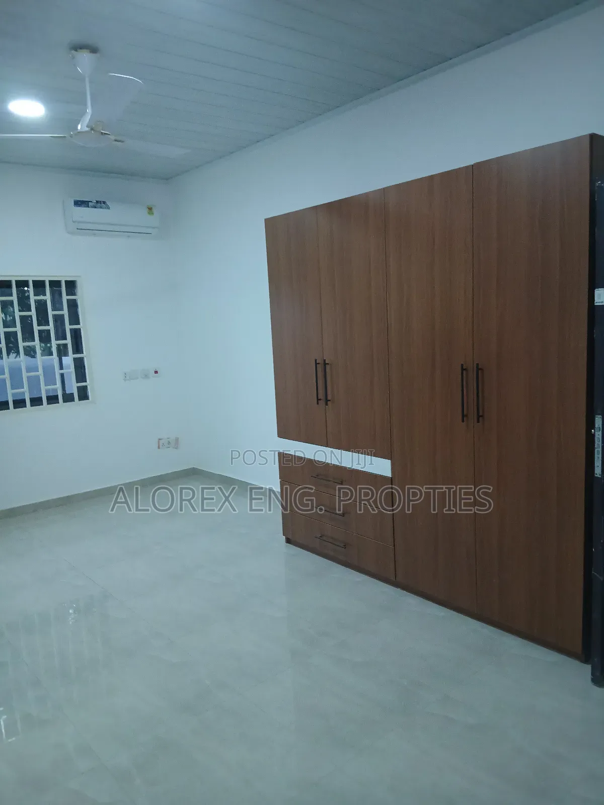 2bdrm Apartment in Wardrobe, Adenta for rent in Adenta