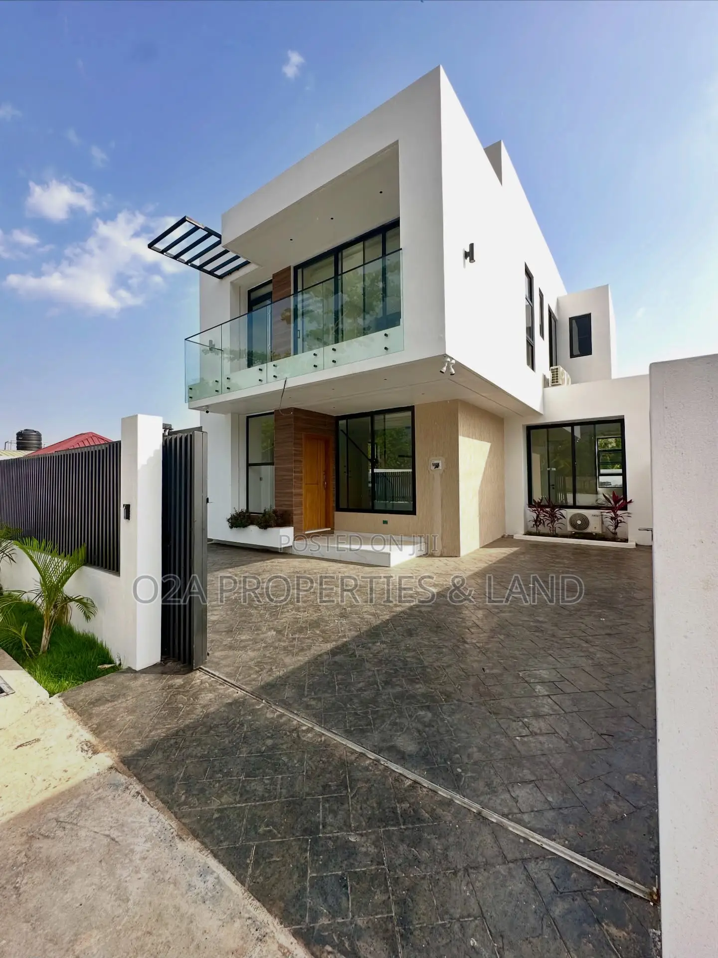 4bdrm House in Adenta, Barrier for sale in Barrier