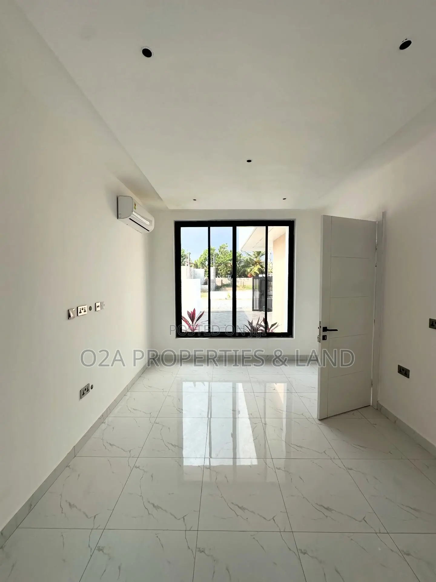 4bdrm House in Adenta, Barrier for sale in Barrier