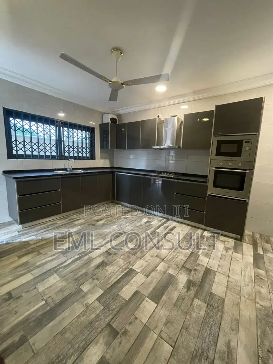 4bdrm Apartment in Spintex for sale in Spintex