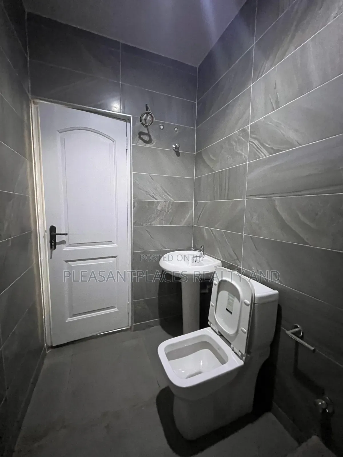 2bdrm Apartment in Pleasantplaces, Adjiriganor for rent in Adjiriganor