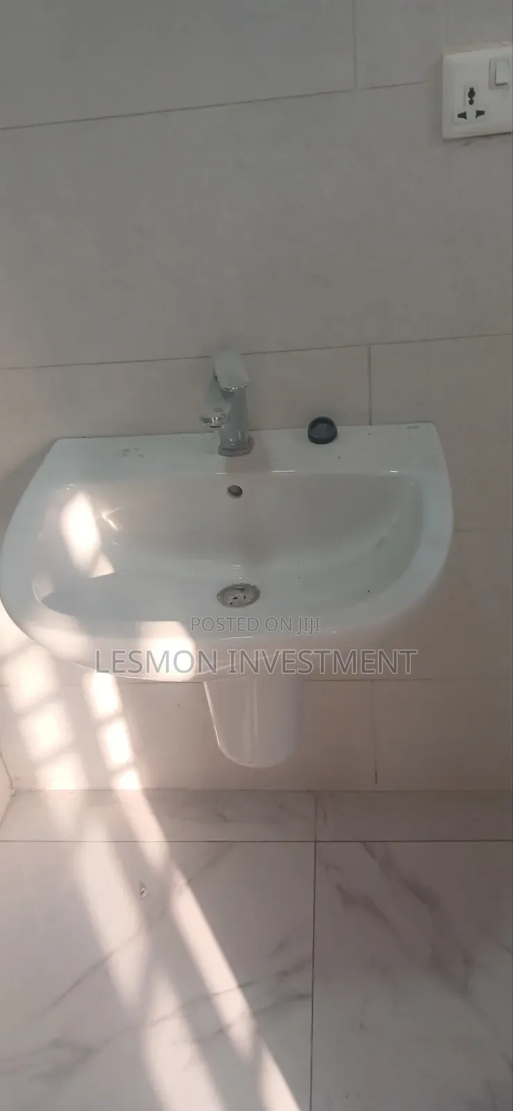 4bdrm Duplex in Lesmon Investment, Spintex for rent in Spintex
