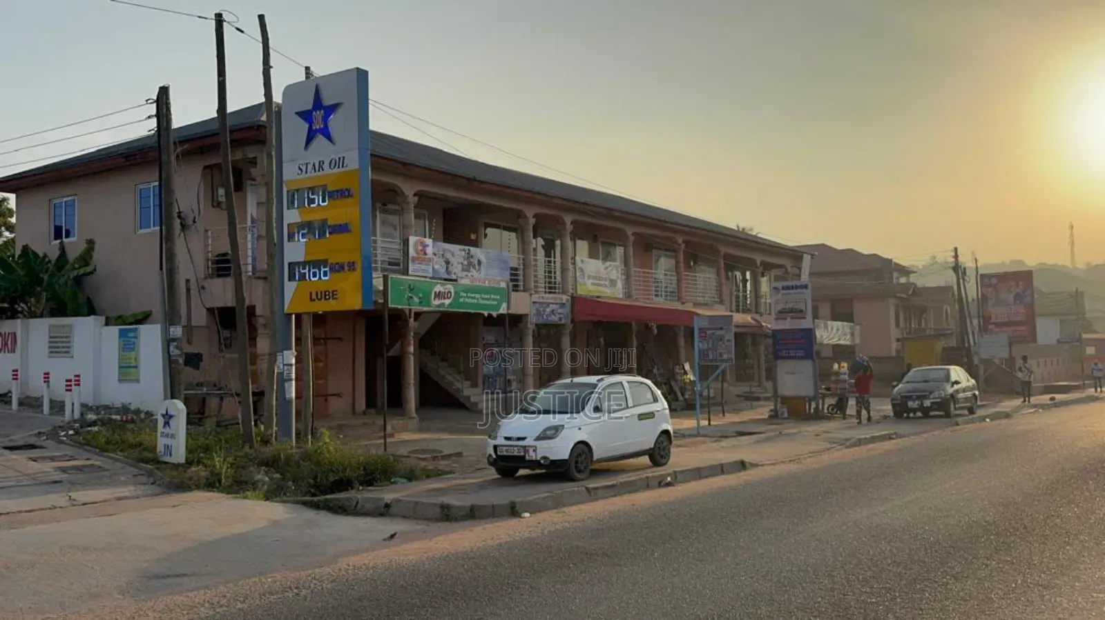 5 Beds House With 16 Shops Ablekuma in Fan Milk