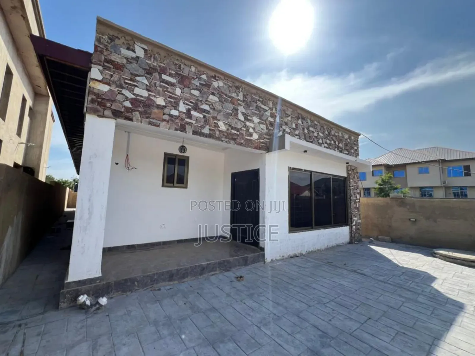 3bdrm House in Amrahia, Oyarifa for sale in Oyarifa