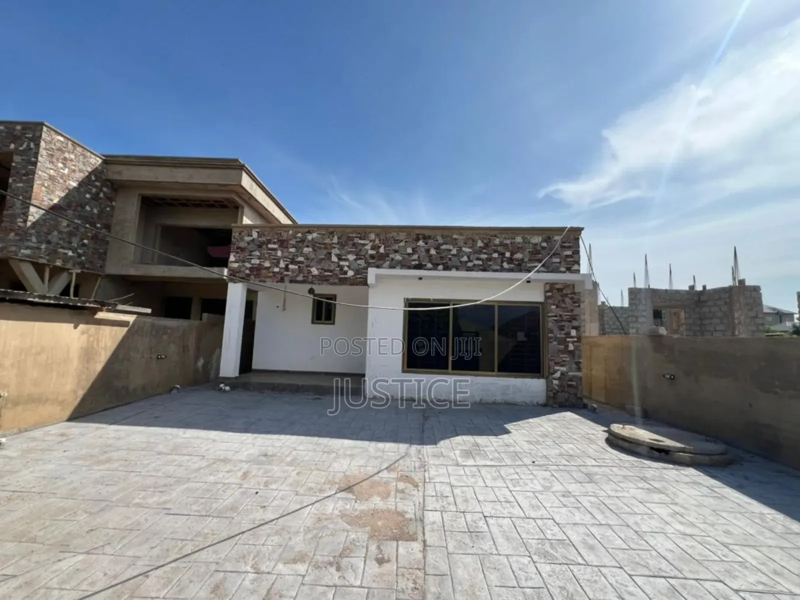 3bdrm House in Amrahia, Oyarifa for sale in Oyarifa
