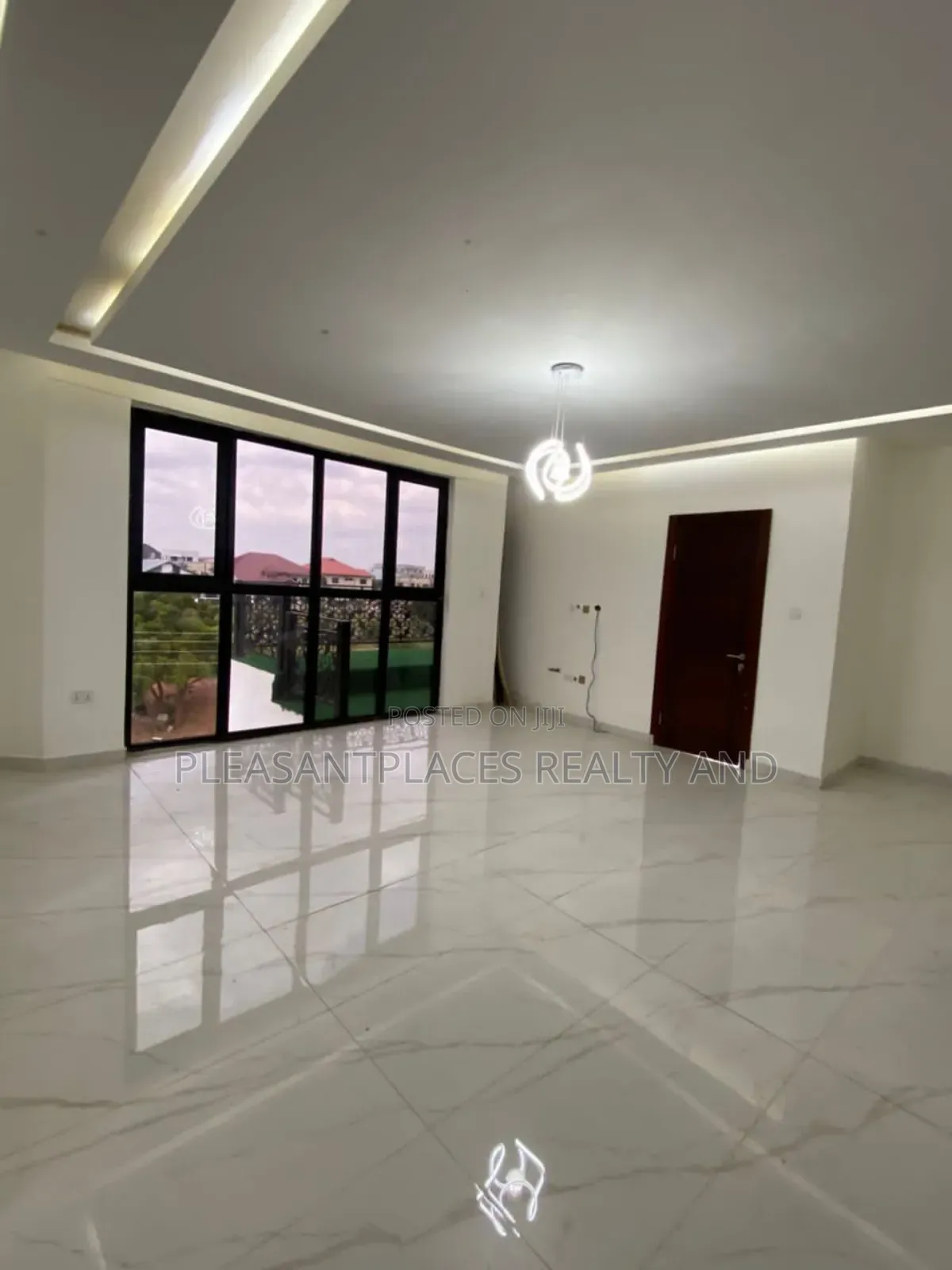 5bdrm House in Pleasantplaces, East Legon for sale in East Legon