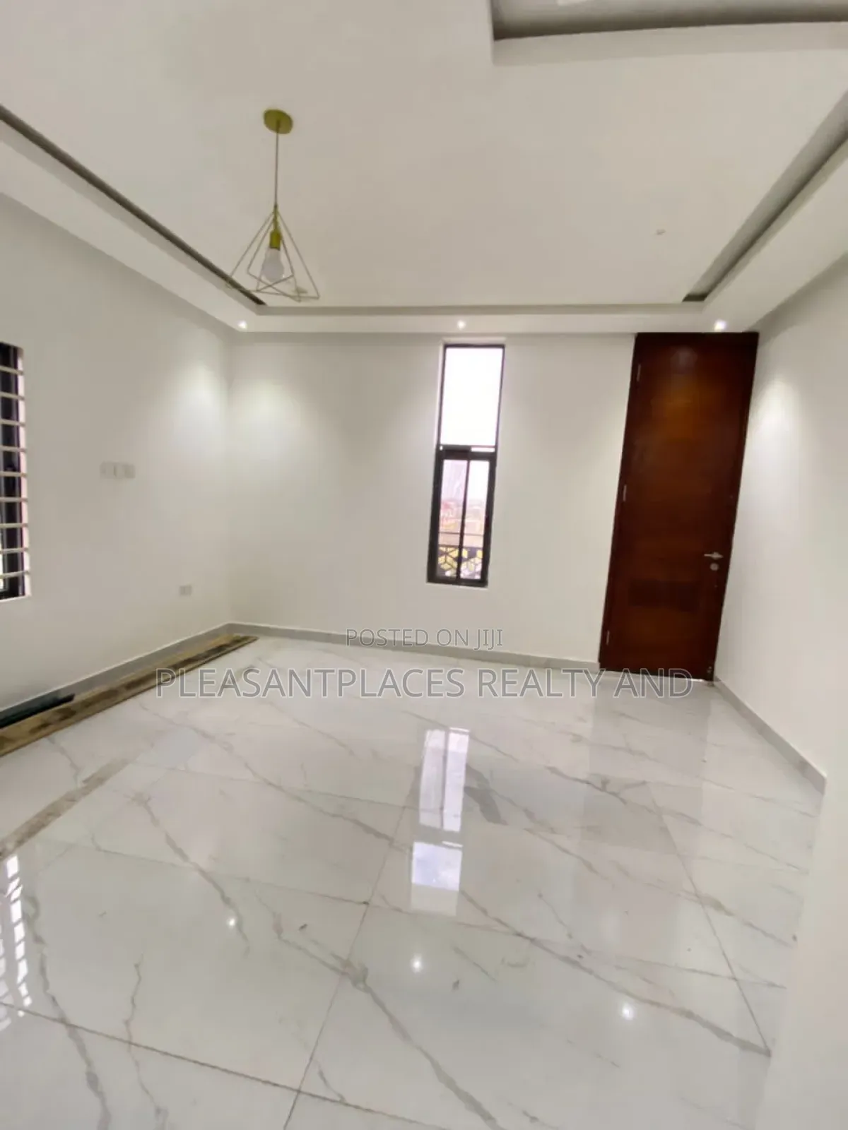 5bdrm House in Pleasantplaces, East Legon for sale in East Legon