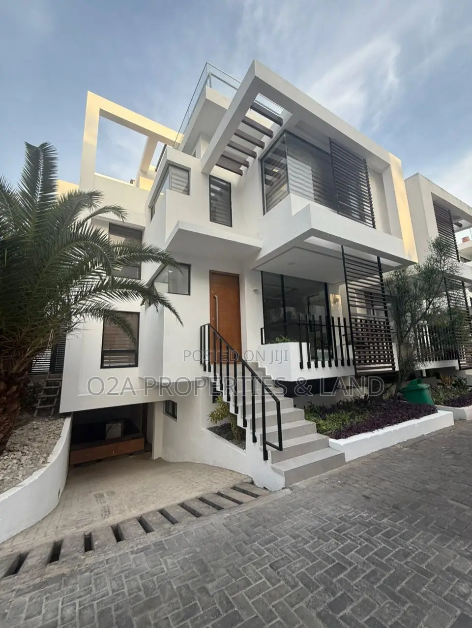 5bdrm Townhouse / Terrace in Cantonment, Acquinas for rent in Acquinas