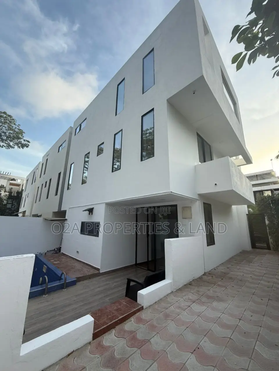 5bdrm Townhouse / Terrace in Cantonment, Acquinas for rent in Acquinas
