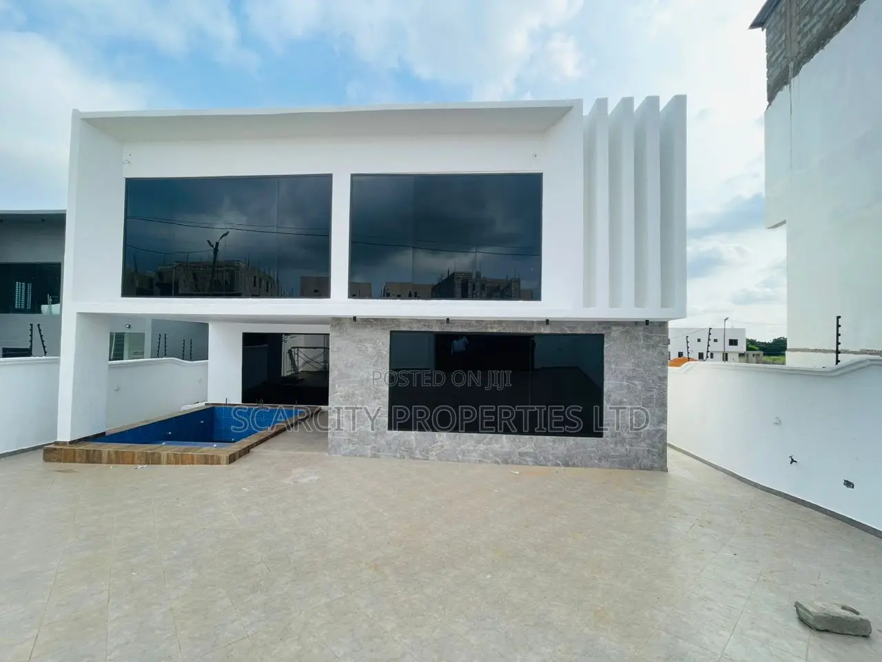 5bdrm House in Lakeside, Adenta for sale in Adenta