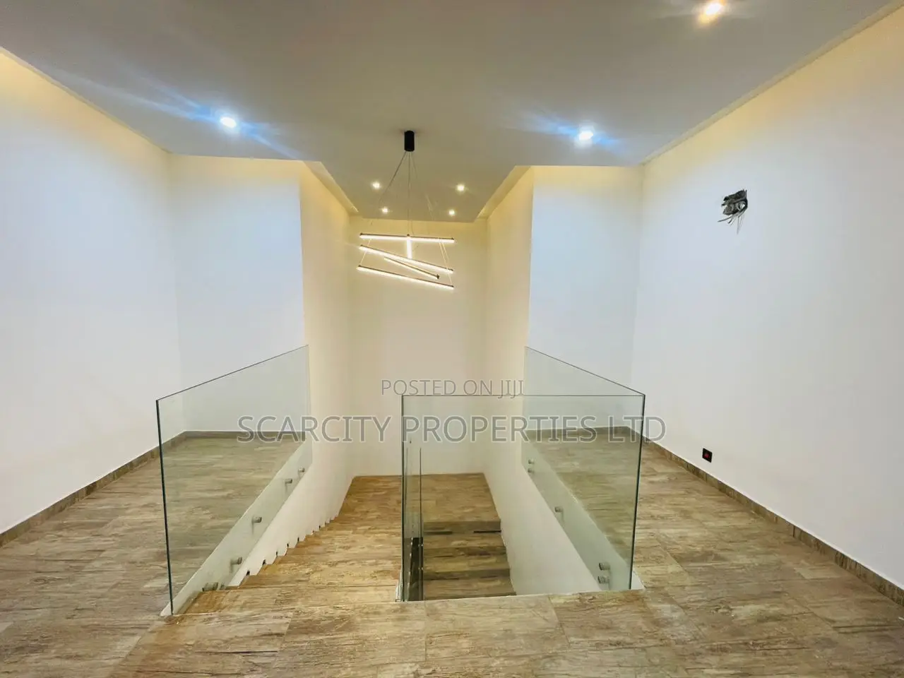 5bdrm House in Lakeside, Adenta for sale in Adenta