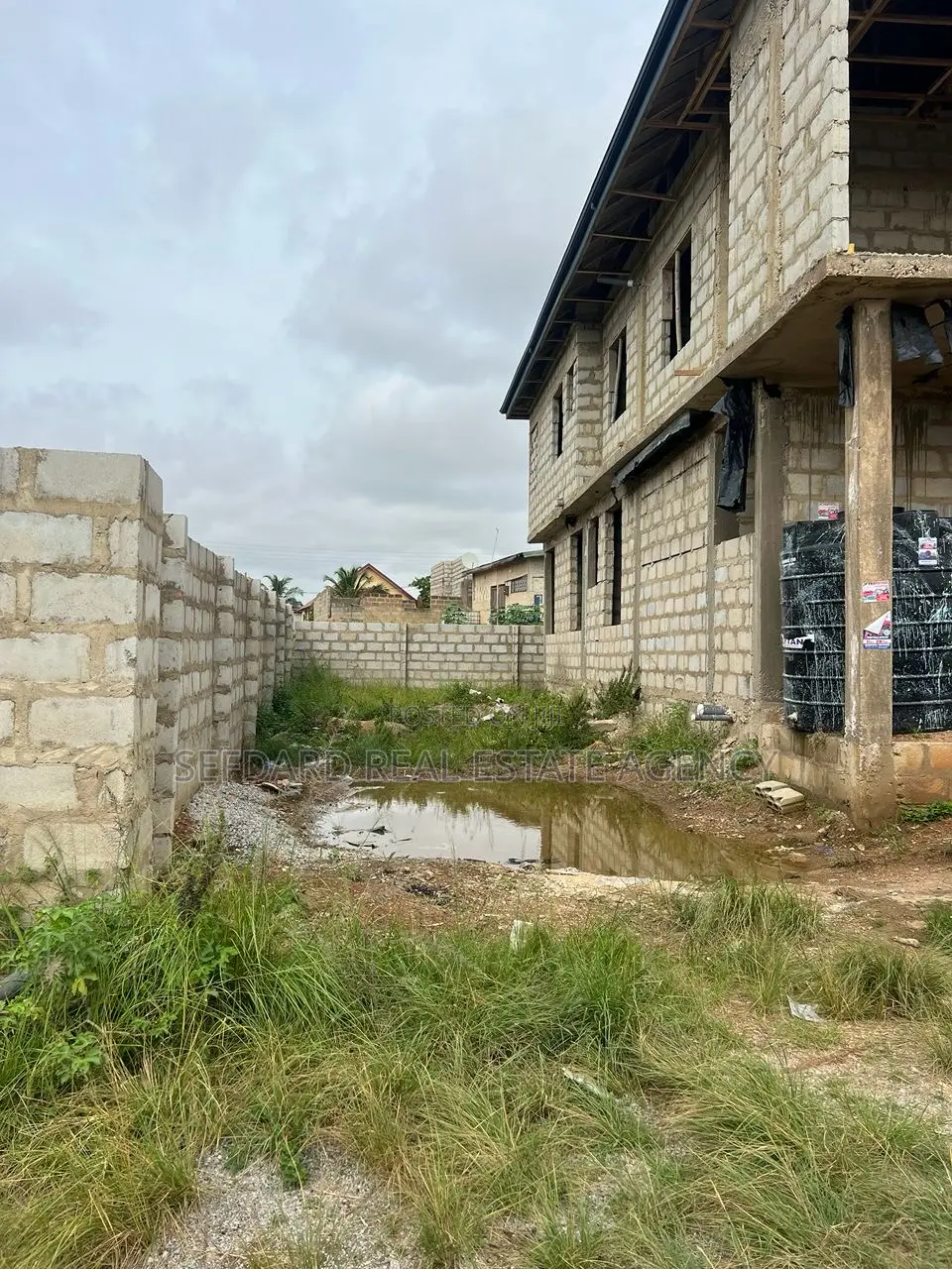 5bdrm Duplex in Amasaman for sale in Amasaman
