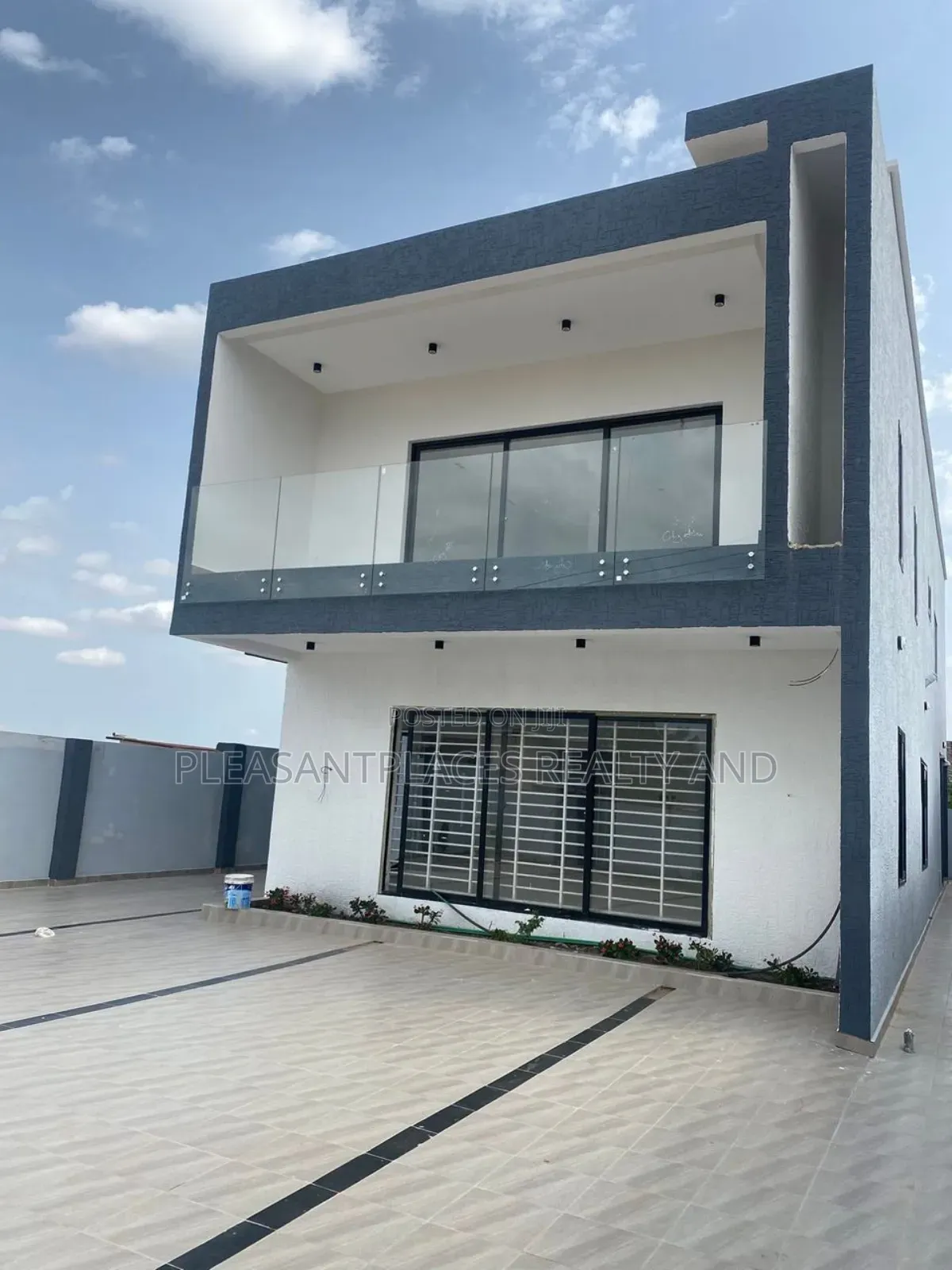4bdrm House in Pleasantplaces, Oyarifa for sale in Oyarifa