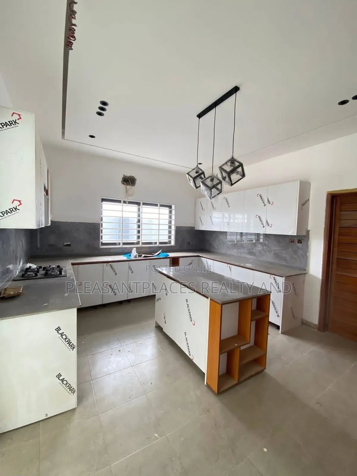 4bdrm House in Pleasantplaces, Oyarifa for sale in Oyarifa