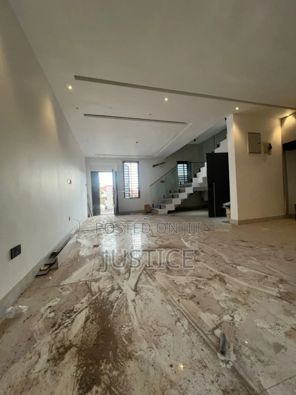2bdrm Duplex in School Junction, East Legon for rent in East Legon