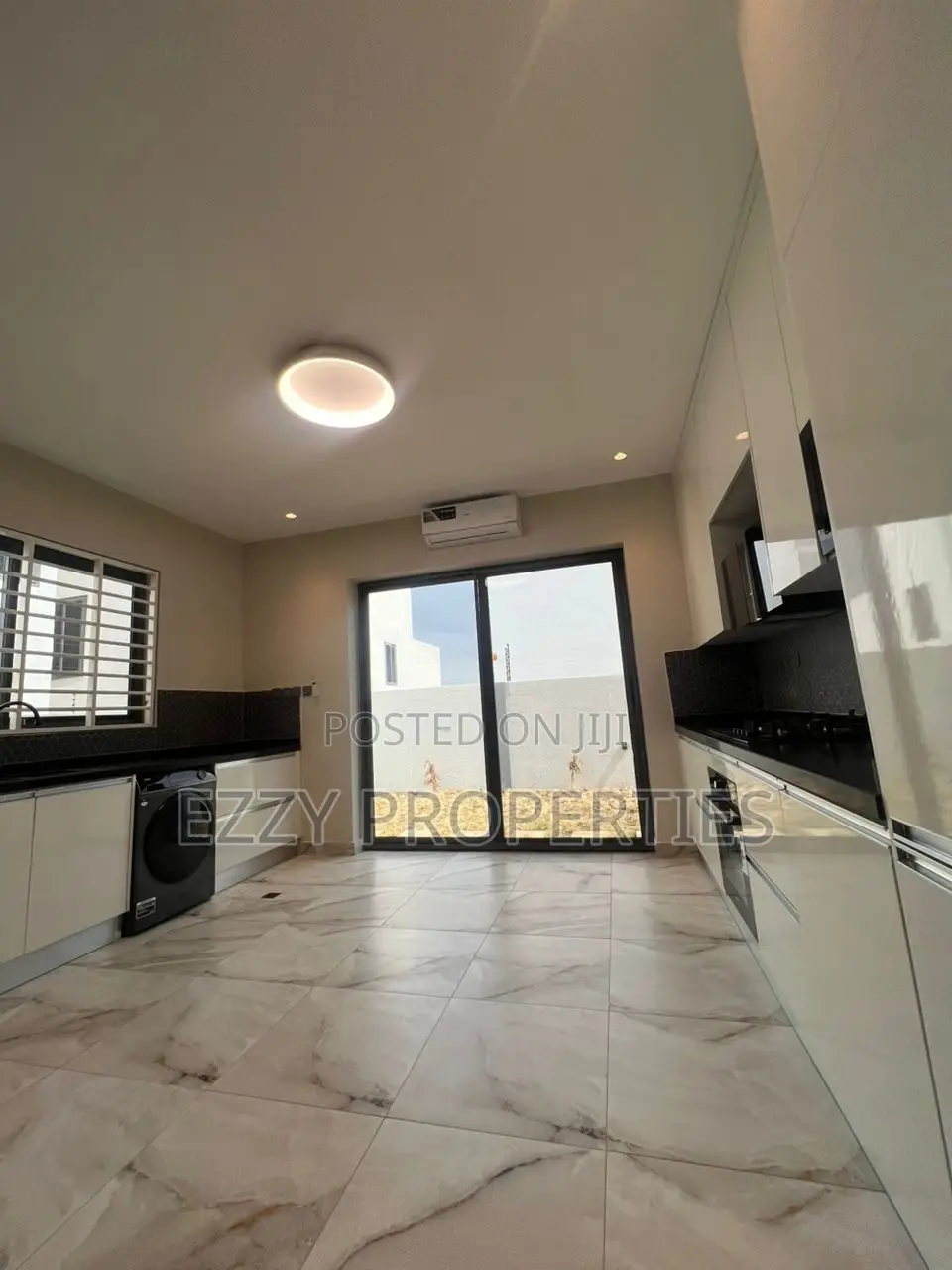 4bdrm House in School Junction for rent in Ashaley Botwe