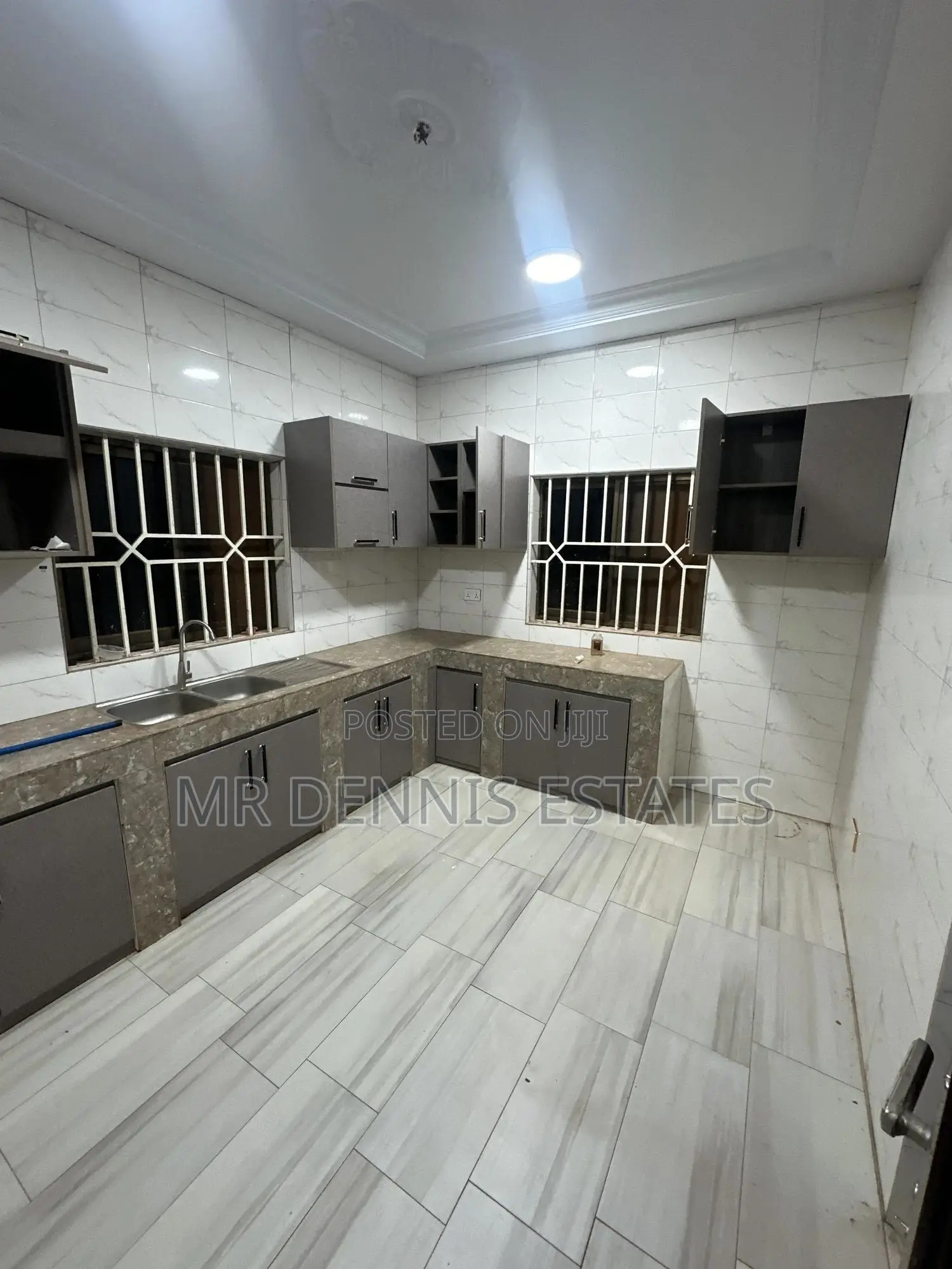 2bdrm Apartment in Westhills Mall for rent in West Hills Mall Area