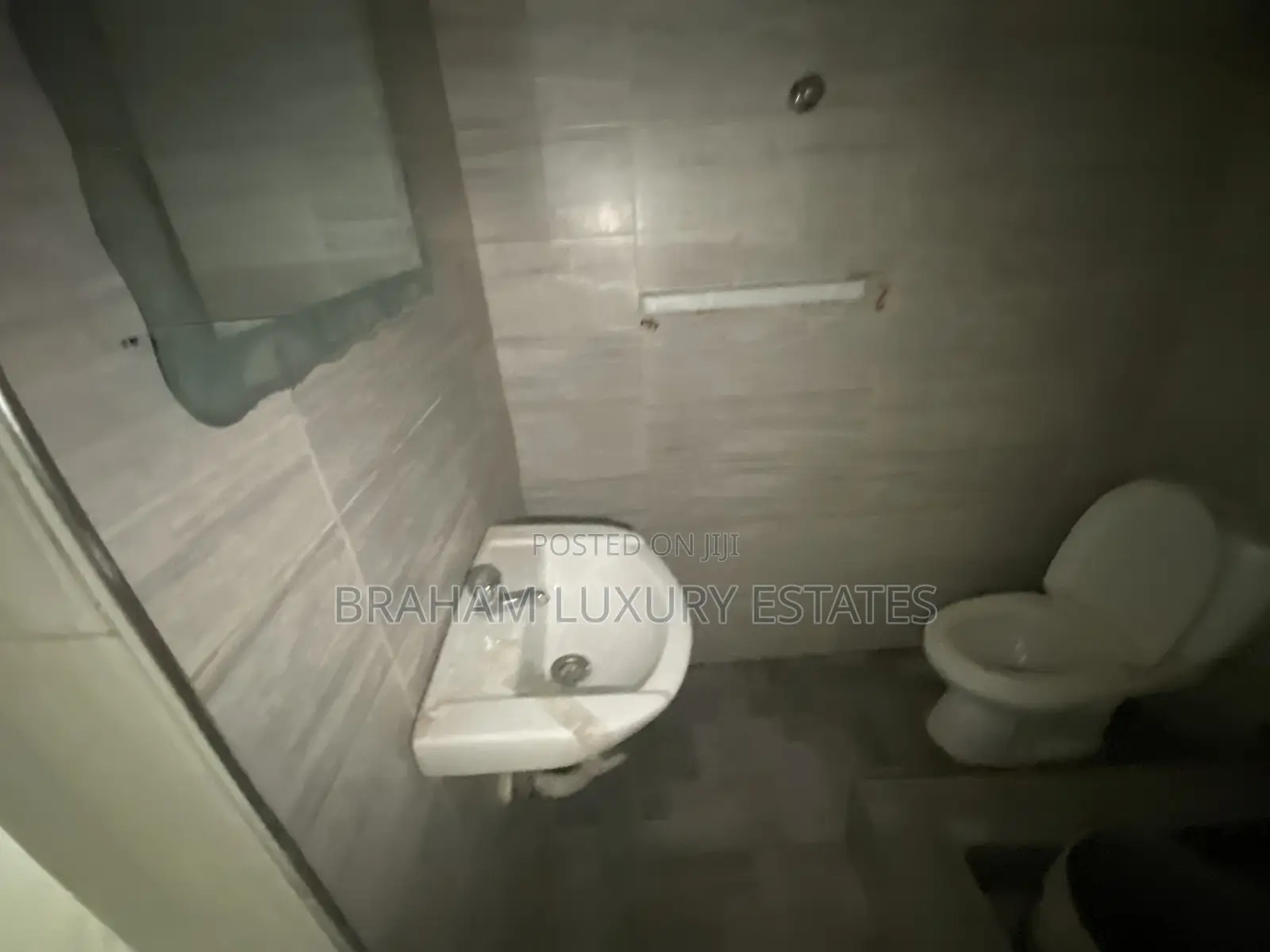 1bdrm Apartment in Braham Luxury, Spintex for rent in Spintex