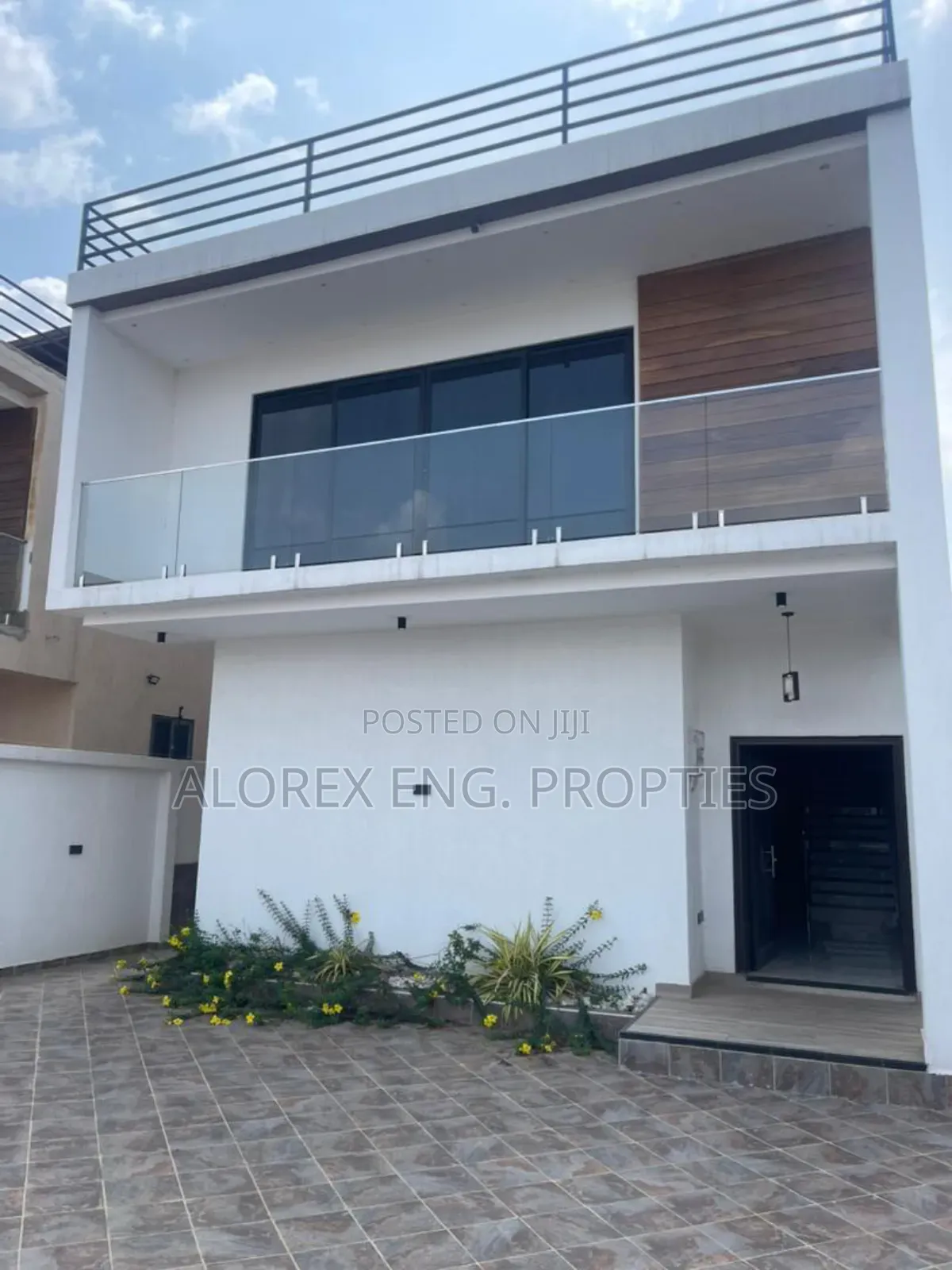 3bdrm Duplex in $250,000, Haatso for sale in Haatso