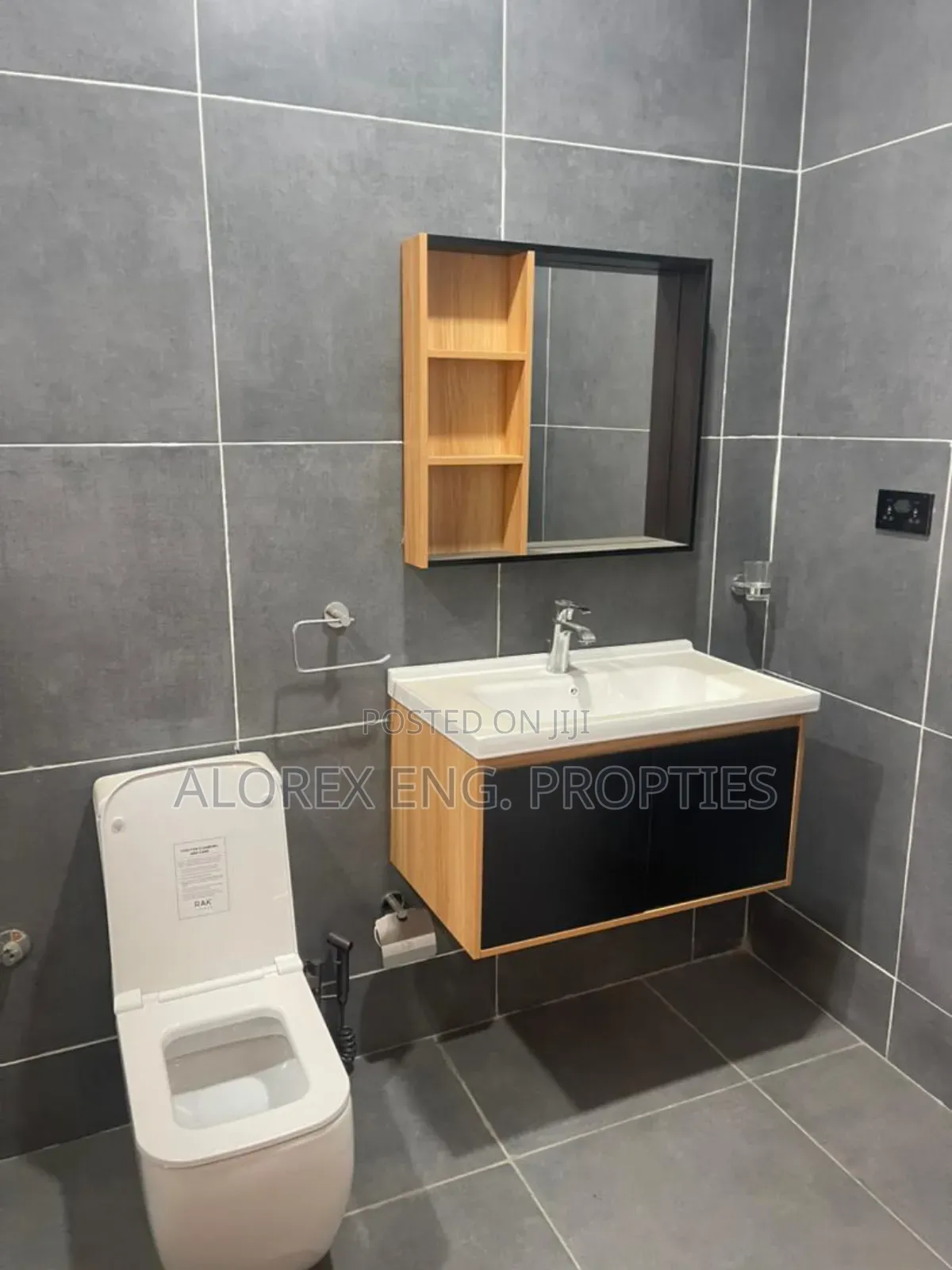 3bdrm Duplex in $250,000, Haatso for sale in Haatso