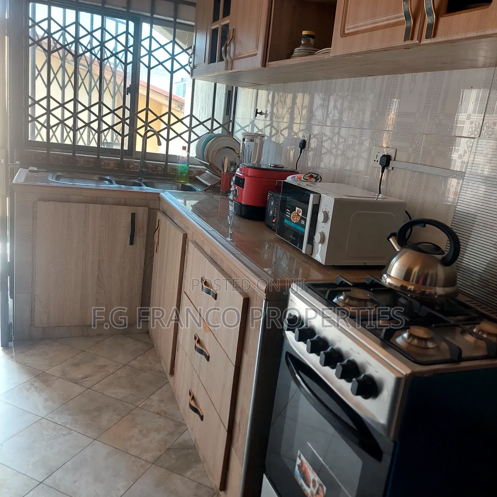 Furnished 3bdrm Apartment in Kg Franco Properties, Spintex for rent in Spintex