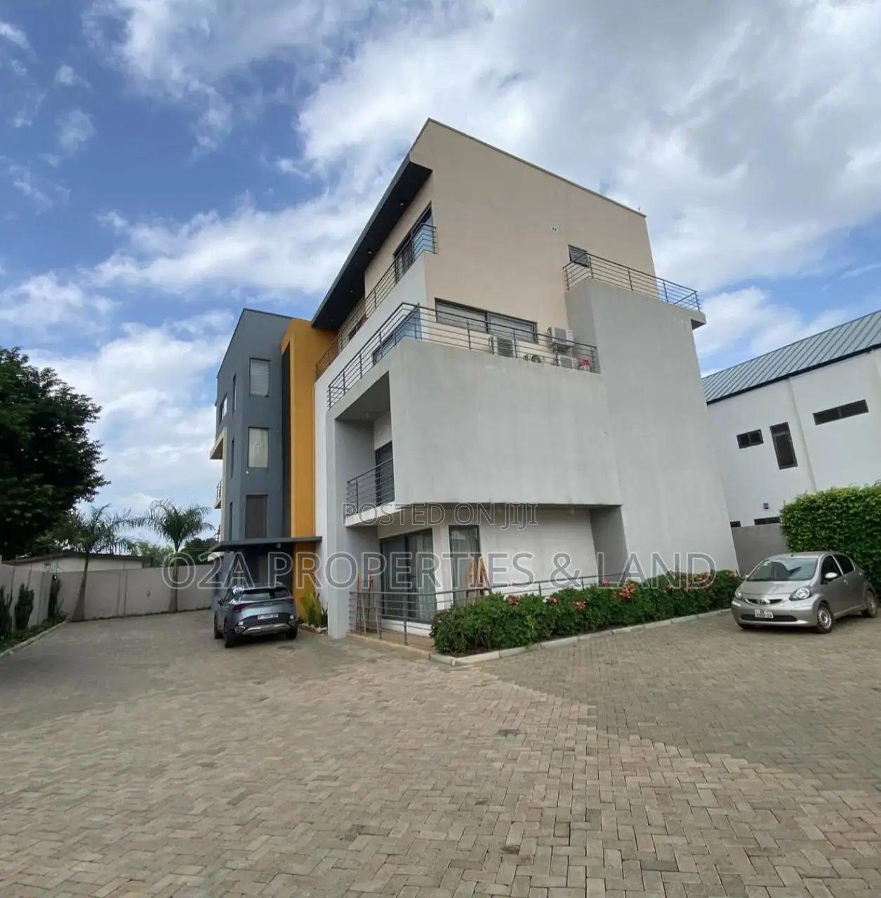 2bdrm Apartment in Abelemkpe, Methodist Church Area for sale in Methodist Church Area