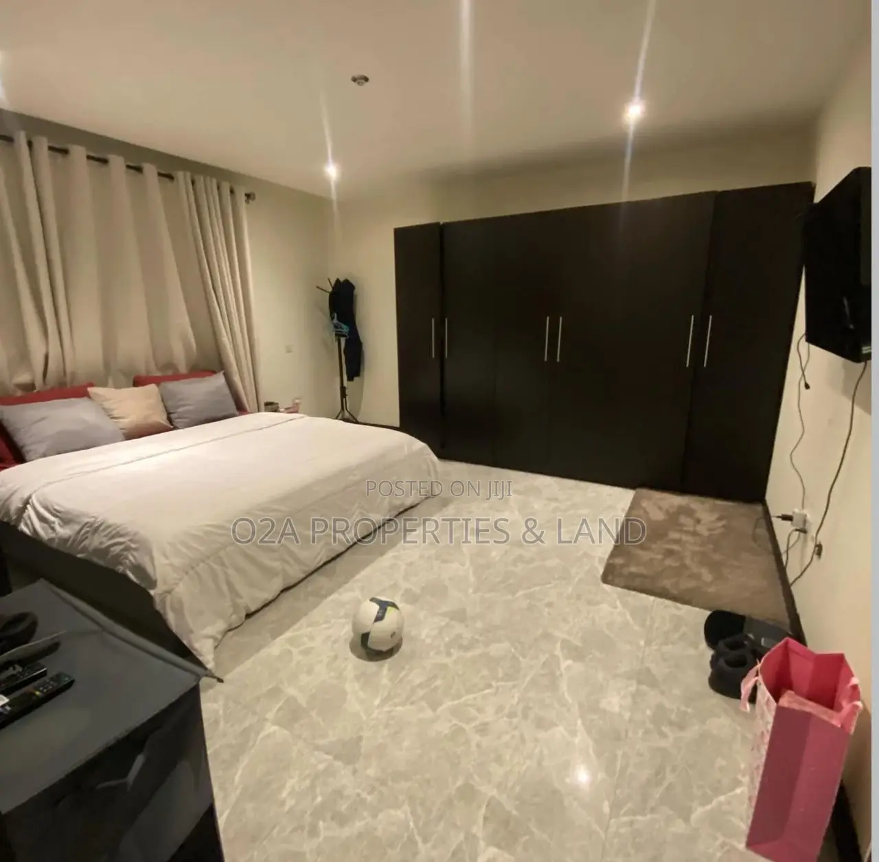 2bdrm Apartment in Abelemkpe, Methodist Church Area for sale in Methodist Church Area