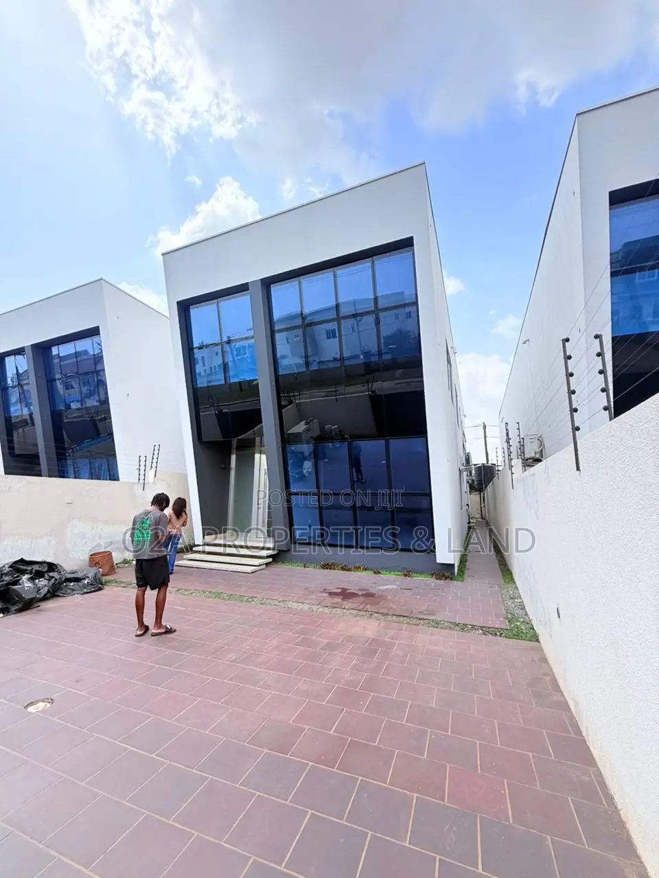 4bdrm Townhouse / Terrace in East Legon, American House for rent in American House