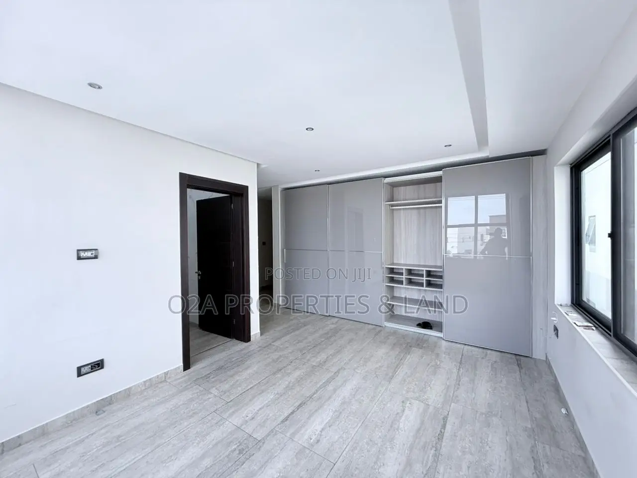 4bdrm Townhouse / Terrace in East Legon, American House for rent in American House