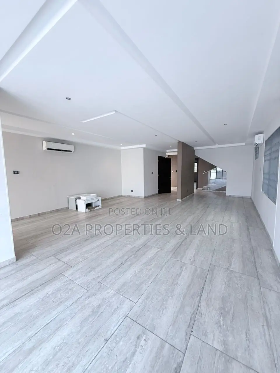 4bdrm Townhouse / Terrace in East Legon, American House for rent in American House