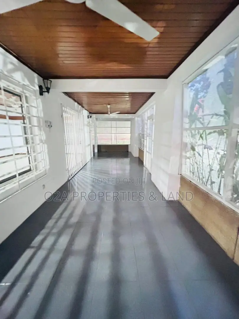 4bdrm House in Cantonments, Acquinas for rent in Acquinas