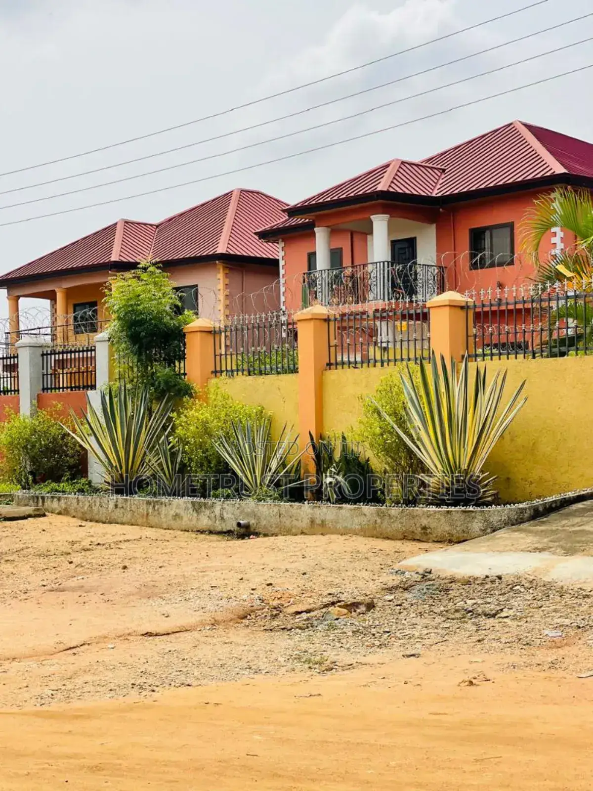5bdrm Duplex in Hometrust Properties, Ablekuma for sale in Ablekuma