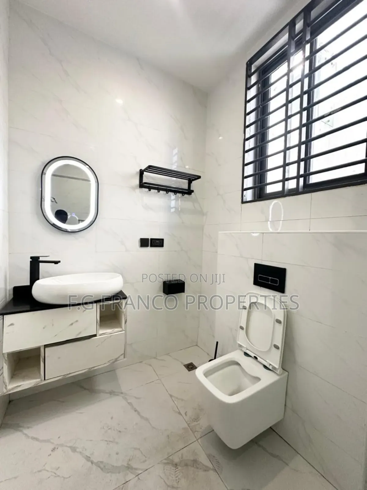 5bdrm House in Kg Franco Properties, Spintex for sale in Spintex