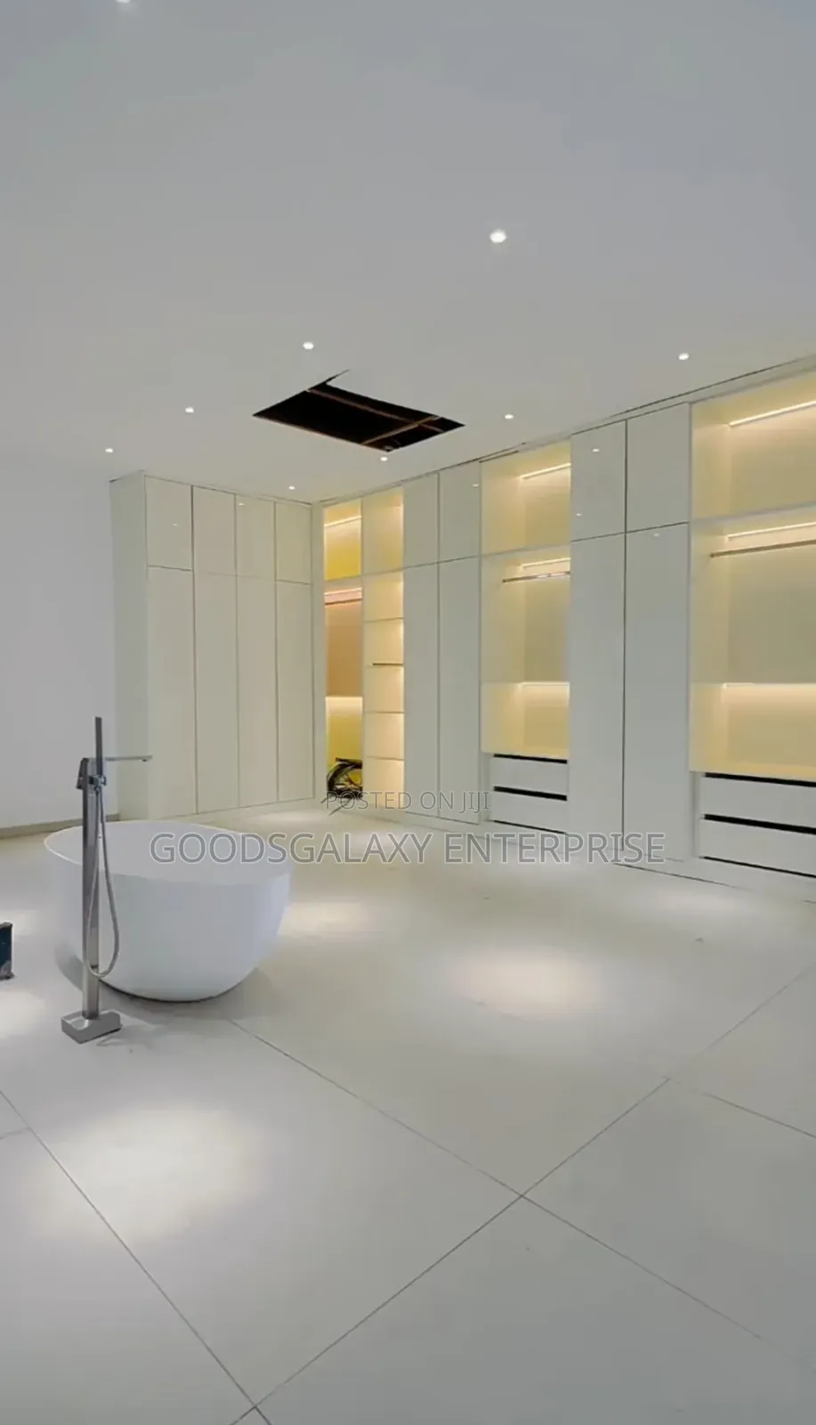 5bdrm Mansion in Accra Metropolitan for sale in Accra Metropolitan