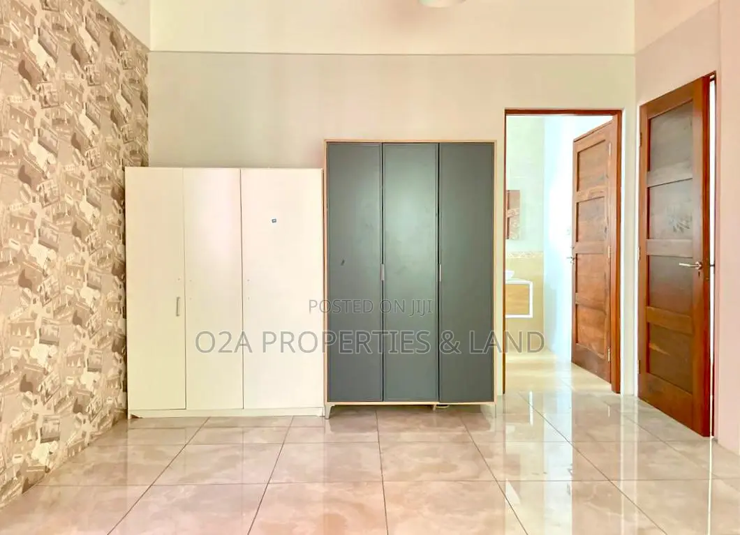 5bdrm House in Airport Hills for sale in Airport Residential Area