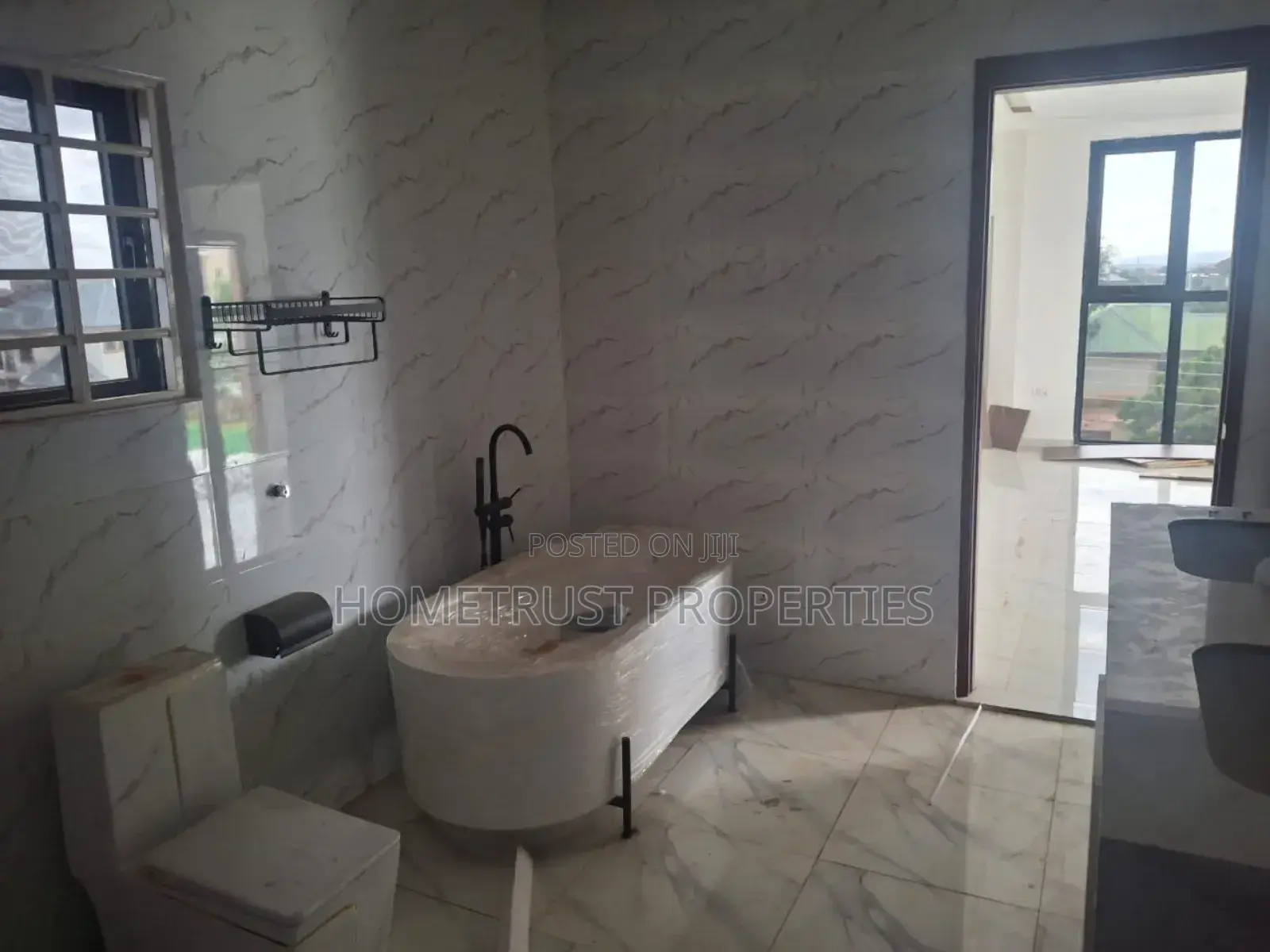 5bdrm Duplex in Hometrust Properties, East Legon for sale in East Legon