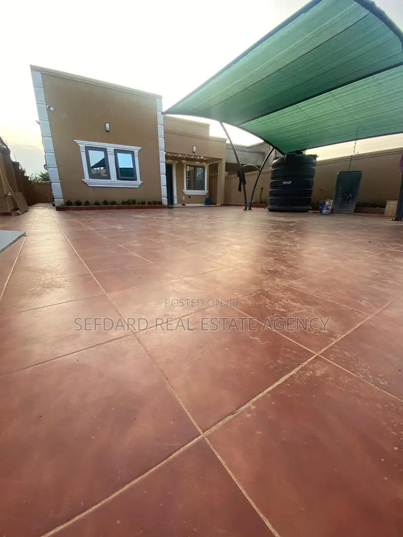 3bdrm House in Adenta for sale in Adenta